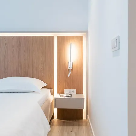 L A Urban Retreat By Ben&co *