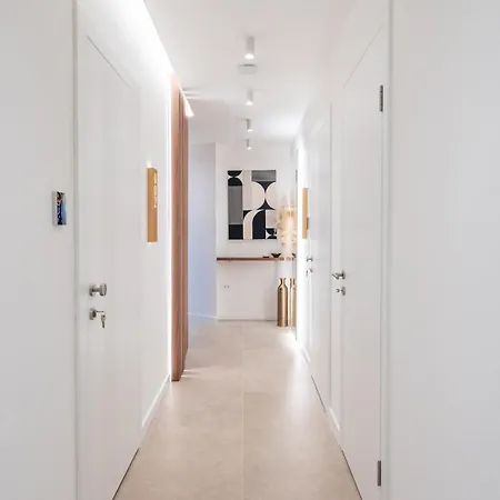 L A Urban Retreat By Ben&co *